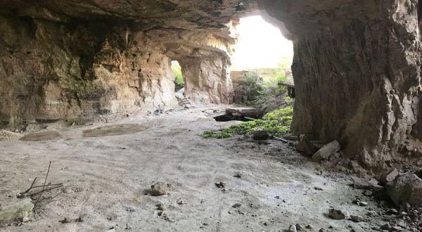 8 Adventurous Trails In Illinois That Lead To Little-Known Caves