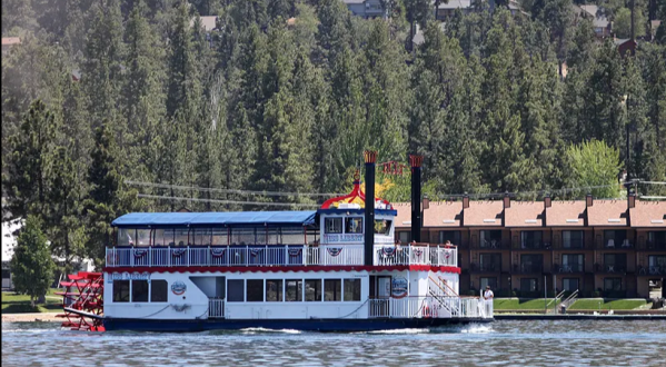 Spend A Perfect Day On This Old-Fashioned Paddle Boat Cruise In Southern California