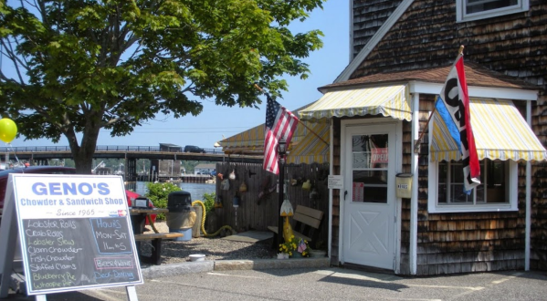 This New Hampshire Hidden Gem Serves The Best Chowder You’ve Ever Had