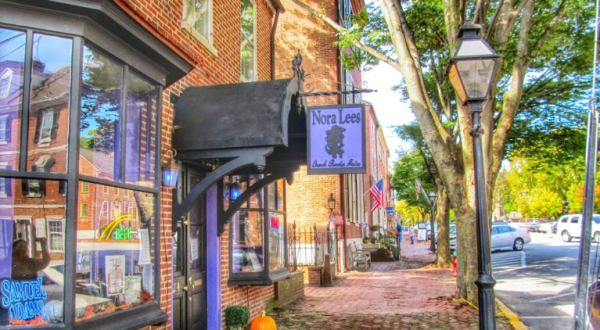 Visit The Bayou Without Leaving Delaware At This Quirky Landmark Restaurant