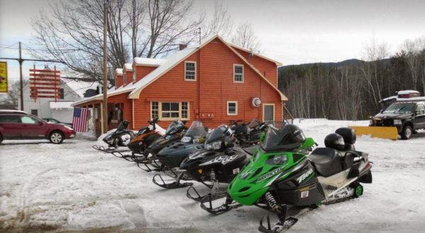 The Remote Cabin Restaurant in New Hampshire That Serves Up the Most Delicious Food