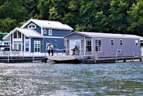 These Floating Cabins Near Cincinnati Are The Ultimate Place To Stay Overnight This Summer