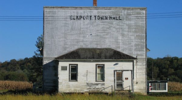 This Hauntingly Beautiful Iowa Ghost Town Is Plagued With A Tragic Past