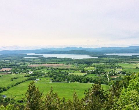 10 Easy, Breezy Summer Hikes In Vermont That Will Overwhelm You With Natural Beauty