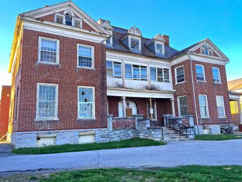 This Ghost Hunt In A Former Virginia Psychiatric Hospital Isn’t For The Faint Of Heart