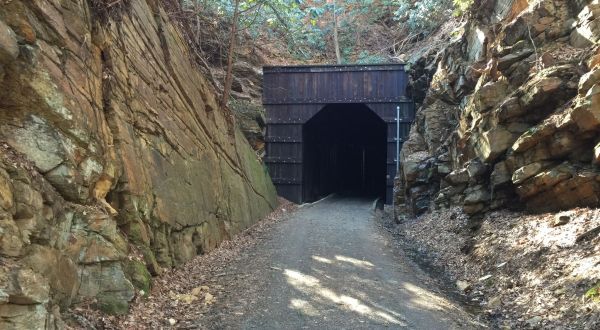 This Amazing Hiking Trail In Virginia Takes You Through An Abandoned Train Tunnel