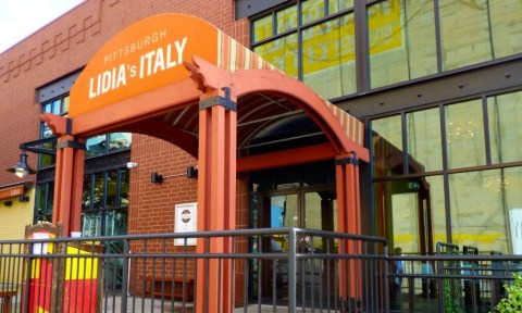Eat Endless Pasta At This Charming Restaurant In Pittsburgh