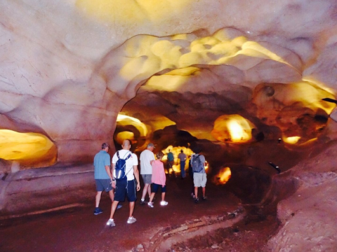 These Unique Caverns In Texas Look Like Something From Another Planet
