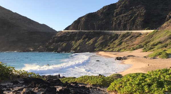 This Unspoiled Beach Town In Hawaii Is Like A Dream Come True