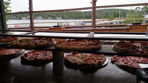 This New Hampshire Pizzeria Will Deliver Pizza Right To Your Boat