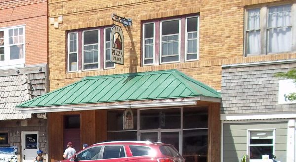 The Little Hole-In-The-Wall Restaurant That Serves The Best Pizza In Wyoming