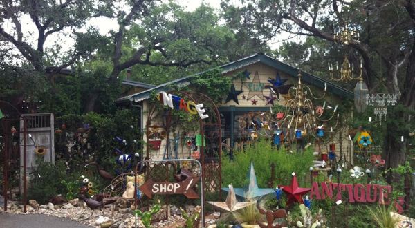The Quirky Market In Texas Where You’ll Find Terrific Treasures