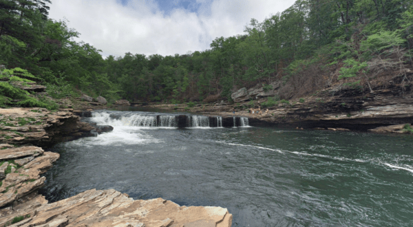 The Natural Swimming Hole In Alabama That Will Take You Back To The Good Ole Days