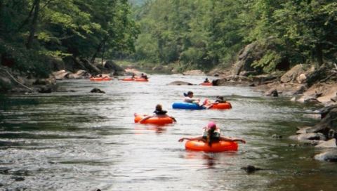 Take This Connecticut Tube Ride For An Epic River Adventure