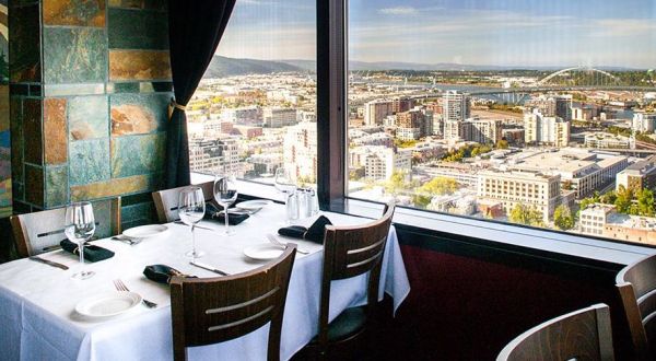 The 360 Degree City View At This Oregon Restaurant Will Completely Enchant You