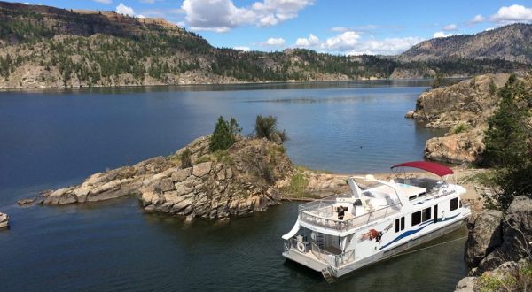 Get Away From It All With A Stay In These Incredible Washington Houseboats