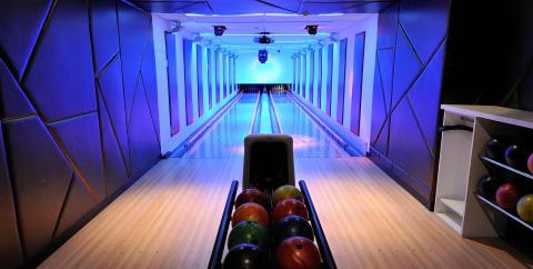 The One Bowling Alley In New York That's The The Ultimate Adult Playground
