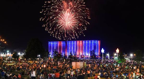 8 Fireworks Displays In Buffalo That Put All Others To Shame