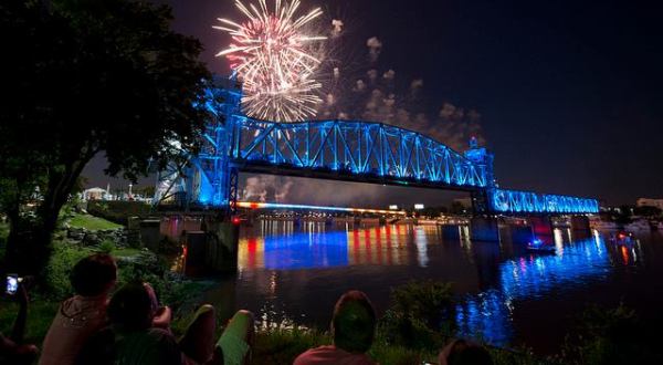 7 Fireworks Displays In Arkansas That Put All Others To Shame