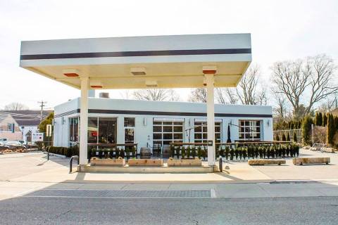 This Restaurant In Connecticut Used To Be A Gas Station And You'll Want To Visit