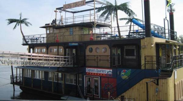 A Trip To This Floating Tiki Bar In Nebraska Is The Ultimate Way To Spend A Summer’s Day