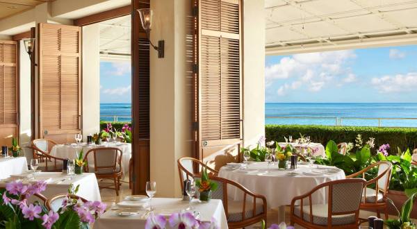 This Oceanfront Restaurant In Hawaii Serves The Best Sunday Brunch Ever