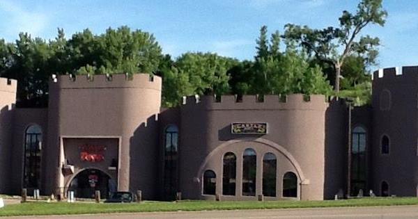 This Castle Restaurant In Iowa Is A Fantasy Come To Life