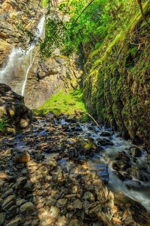 Discover One Of Idaho's Most Majestic Waterfalls - No Hiking Necessary