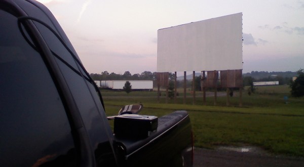 One Of Tennessee’s Only Drive-In Theaters Is Hiding In A Small Town And You’ll Want To Visit