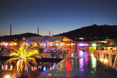A Trip To This Floating Tiki Bar In Kentucky Is The Ultimate Way To Spend A Summer’s Day