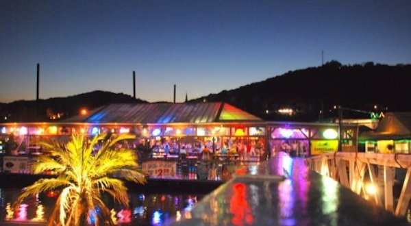 A Trip To This Floating Tiki Bar In Kentucky Is The Ultimate Way To Spend A Summer’s Day