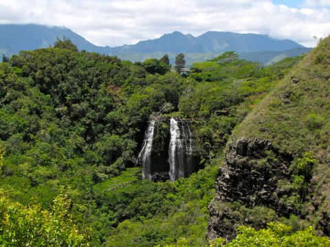Discover One Of Hawaii's Most Majestic Waterfalls — No Hiking Necessary