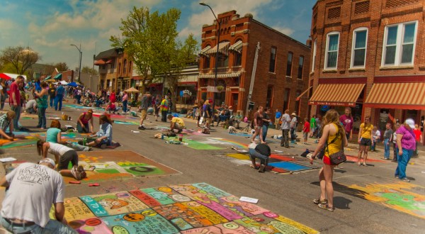 Visit These 7 Artsy Towns In Iowa For A Whimsical Day Trip