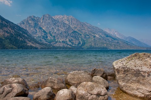 The Clearest Lake In Wyoming Is Almost Too Beautiful To Be Real