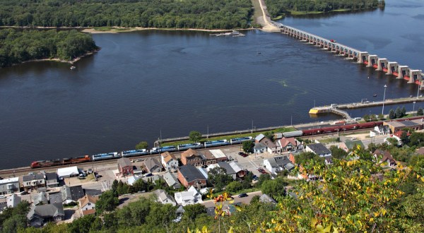These 12 Charming Small Towns in Wisconsin Will Steal Your Heart