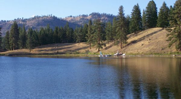 This Secluded Lake In Montana Might Just Be Your New Favorite Swimming Spot