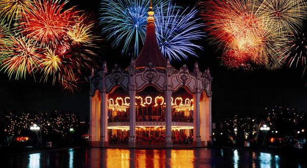 You Won’t Want To Miss The 10 Most Enchanting Fireworks Displays In All Of Illinois