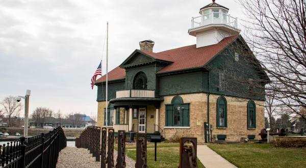 You Can Tour The Oldest Lighthouse In Indiana And It’s The Perfect Summer Adventure