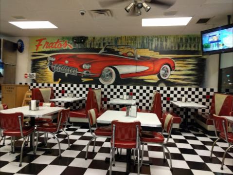The Spectacular Restaurant In Illinois Where You Can Order A 1-Pound Pizza Slice