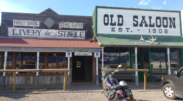 The Historic Montana Restaurant In The Middle Of Nowhere That’s So Worth The Drive