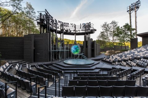 You Absolutely Have To Visit Wisconsin's Stunning Outdoor Theater This Summer