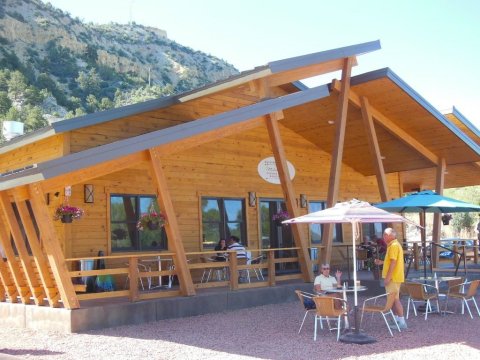 This Remote Utah Sandwich Shop Is Located In The Most Unlikely Place Ever