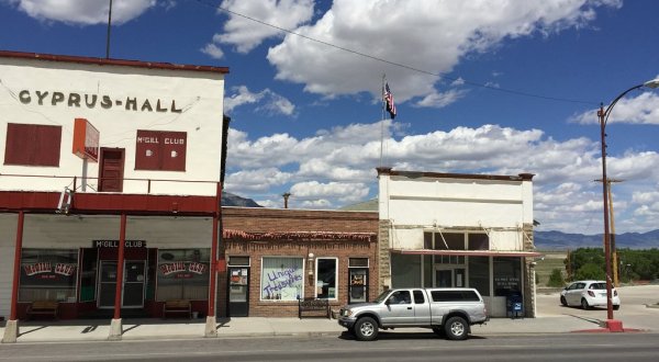 This Super Small Town In Nevada Is A Treasure Trove Of Nostalgia And You Need To See It