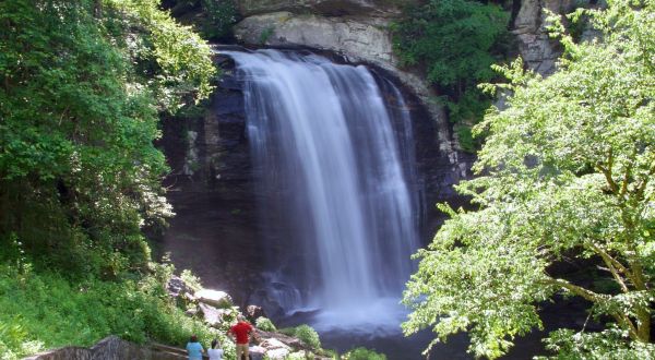 Discover One Of North Carolina’s Most Majestic Waterfalls – No Hiking Necessary