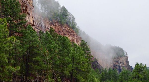 The Most Beautiful Hike In Arkansas Will Take You To A Place You Never Even Knew Existed