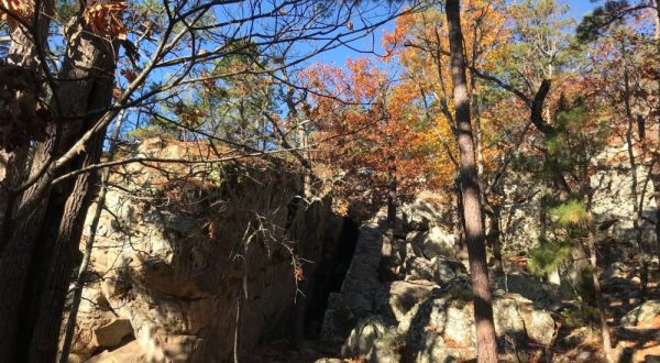 The Unique Cave Trail In Oklahoma That’s Full Of Beauty And Mystery