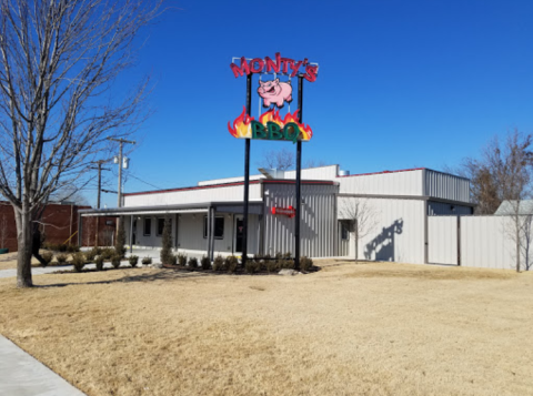 Try This Unique Restaurant In Oklahoma For Some Of The Best BBQ And Chicken You've Ever Tasted