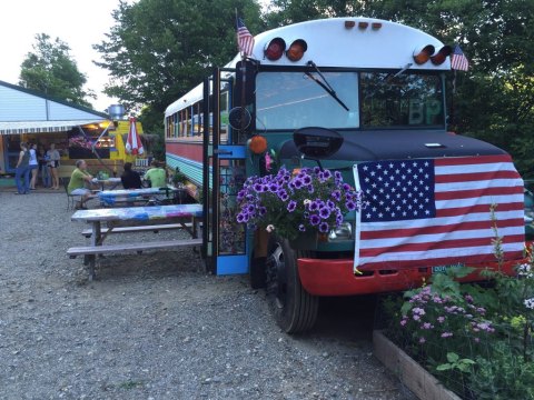 You're Going To Want To Visit This Funky School Bus Restaurant In Vermont