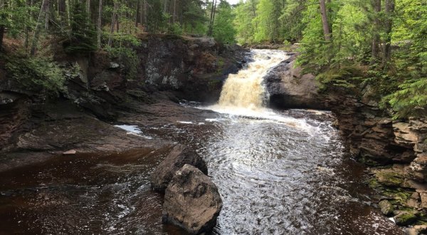 You’ll Want To Spend All Day At This Waterfall-Fed Pool In Wisconsin