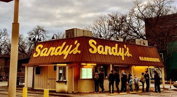 Everyone Goes Nuts For The Hamburgers At This Nostalgic Eatery In Austin